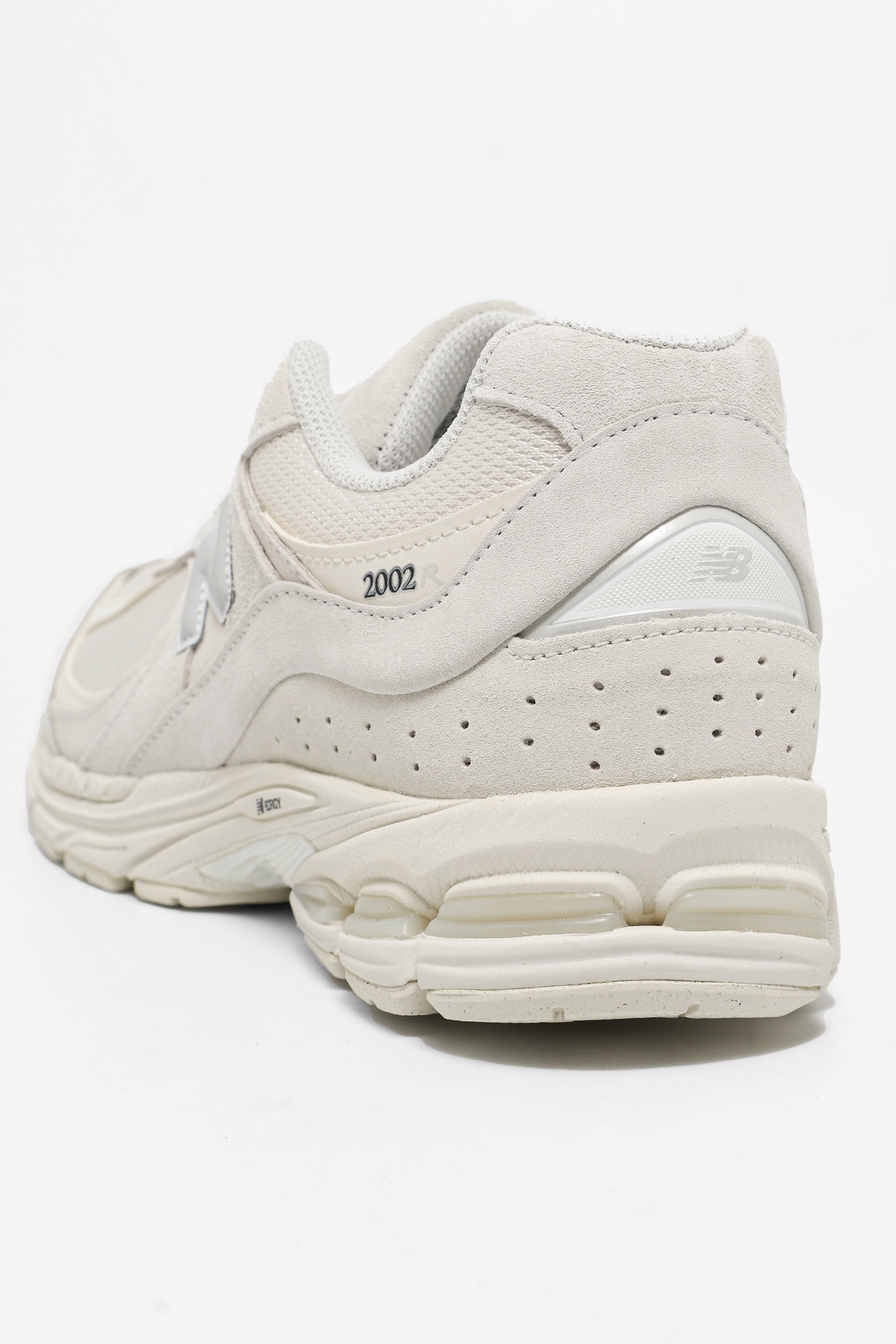 U 2002R Elevated Essentials Sneaker - Sea Salt + Silver Metallic