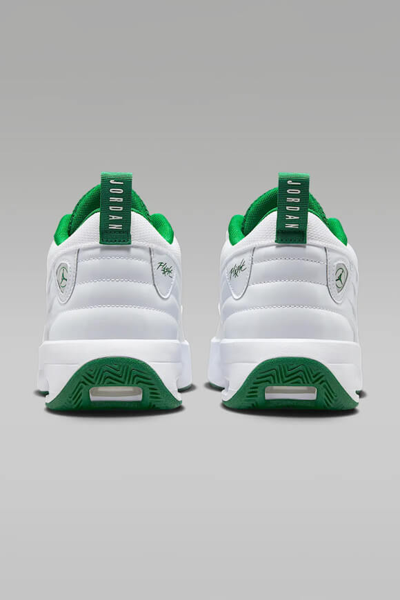 Jordan Max Aura 6 Sneaker - White + Pine Green