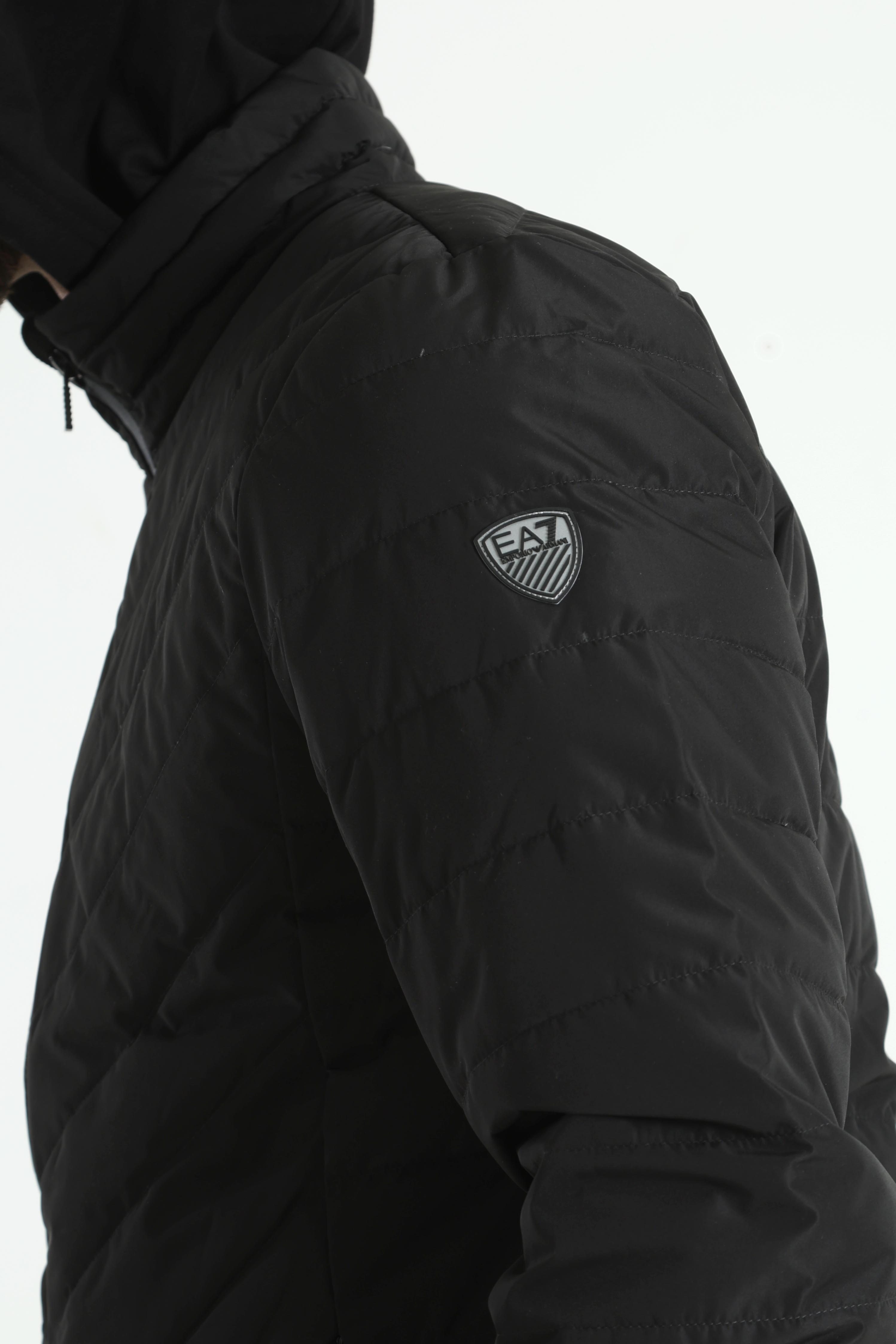 Leichte gesteppte Daunenjacke - Black