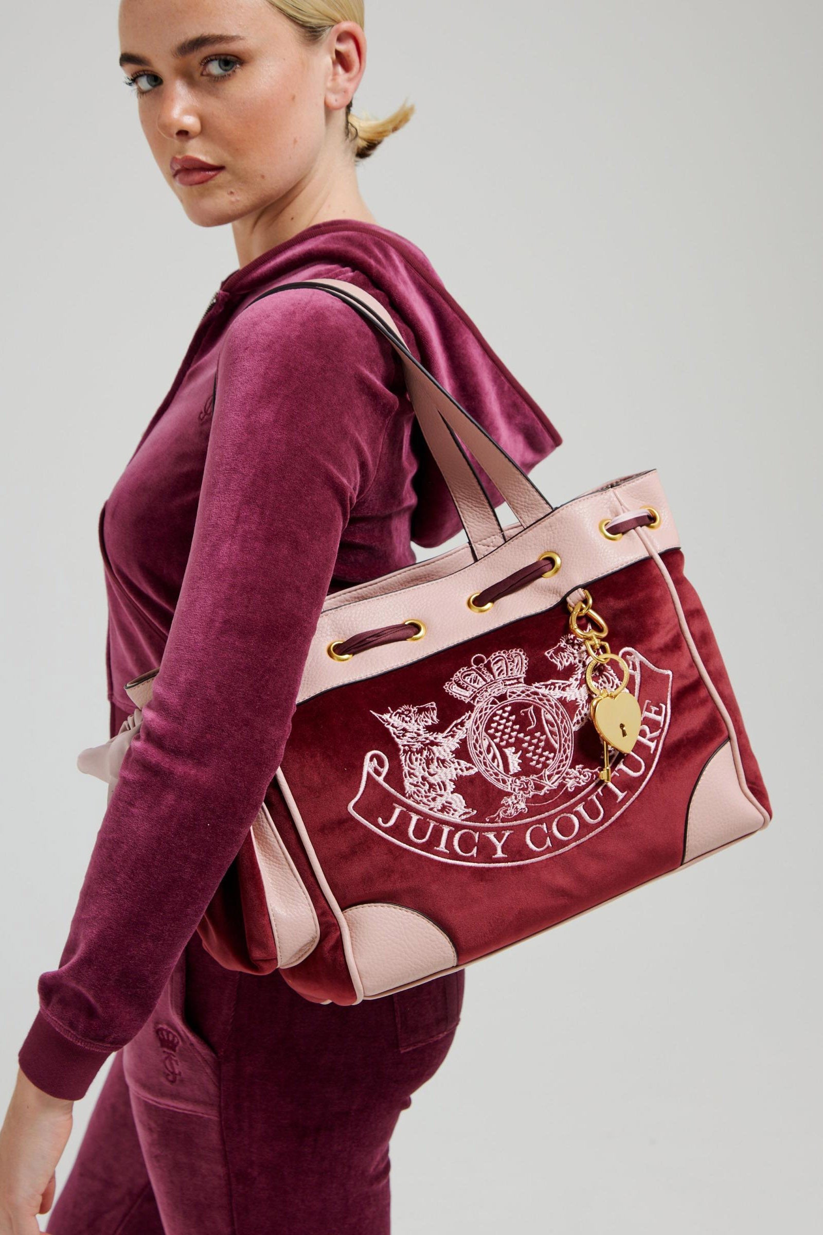Daydreamer Samt Shopper - Red + Pink