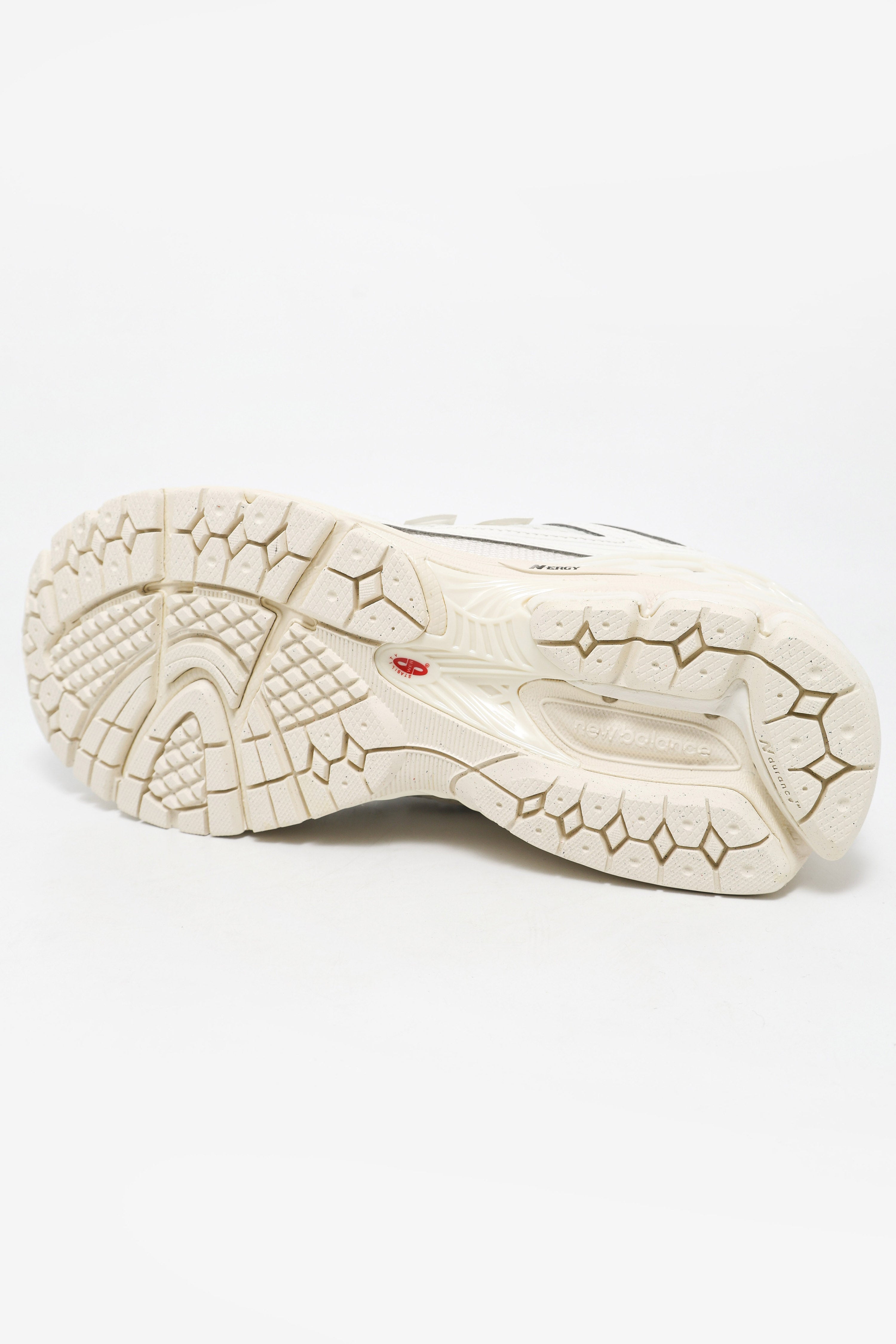 U 1906R Sport Essentials Sneaker - Angora + Sea Salt + Shadow Red