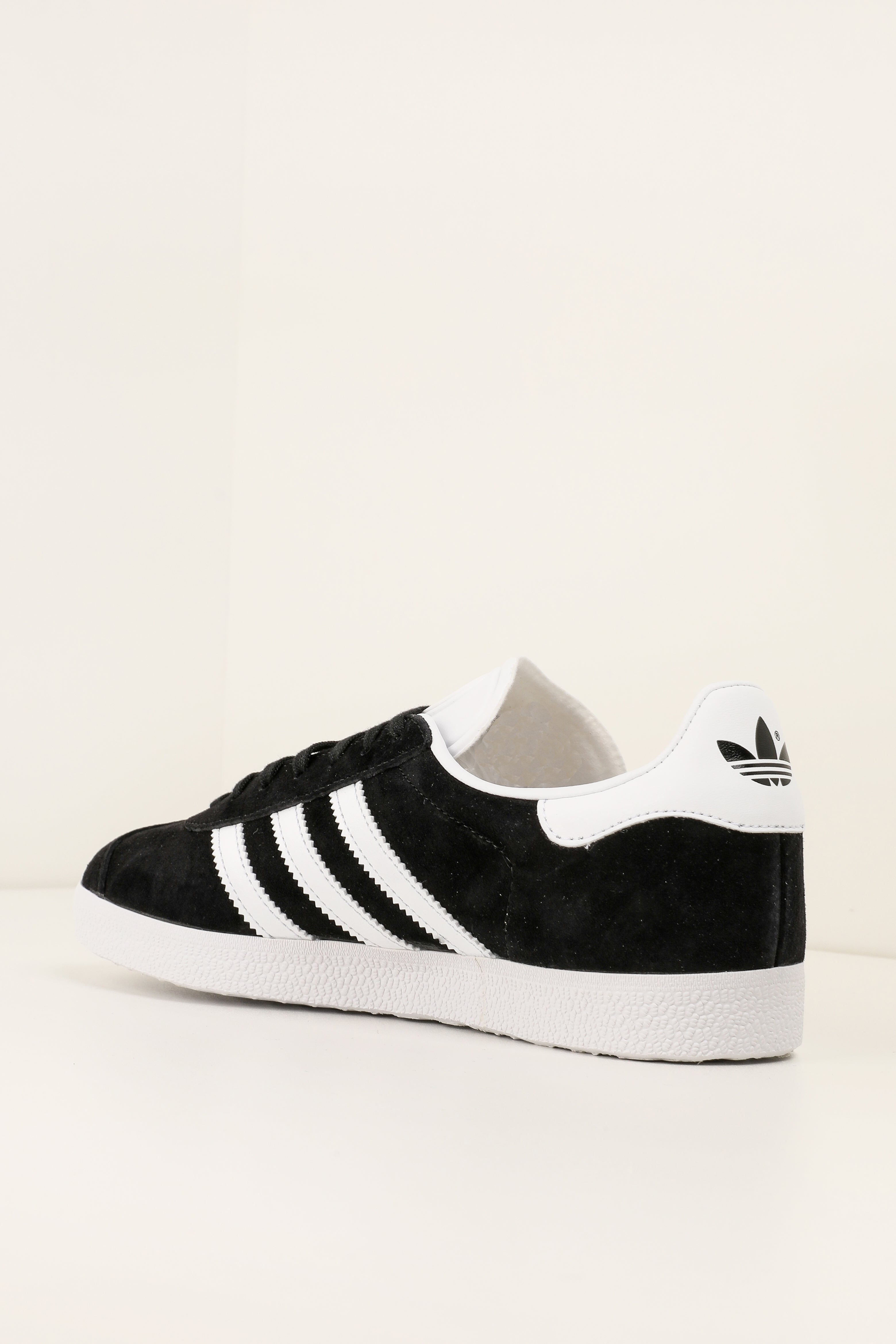 Gazelle Sneaker - Black + White