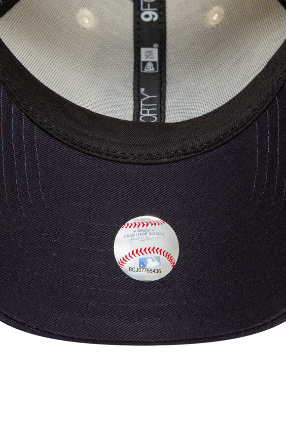 9Forty Cap / Strapback - Stone + Navy