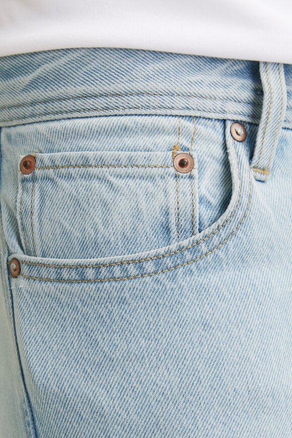 Chris Relaxed Fit Jeans L32 - Light Blue Denim