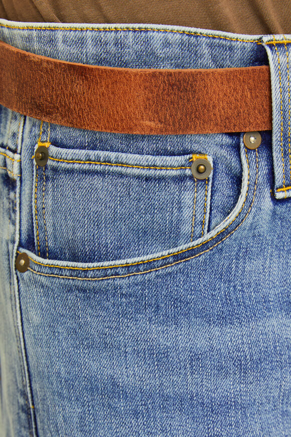 Chris Relaxed Fit Jeans L32 - Light Blue Washed