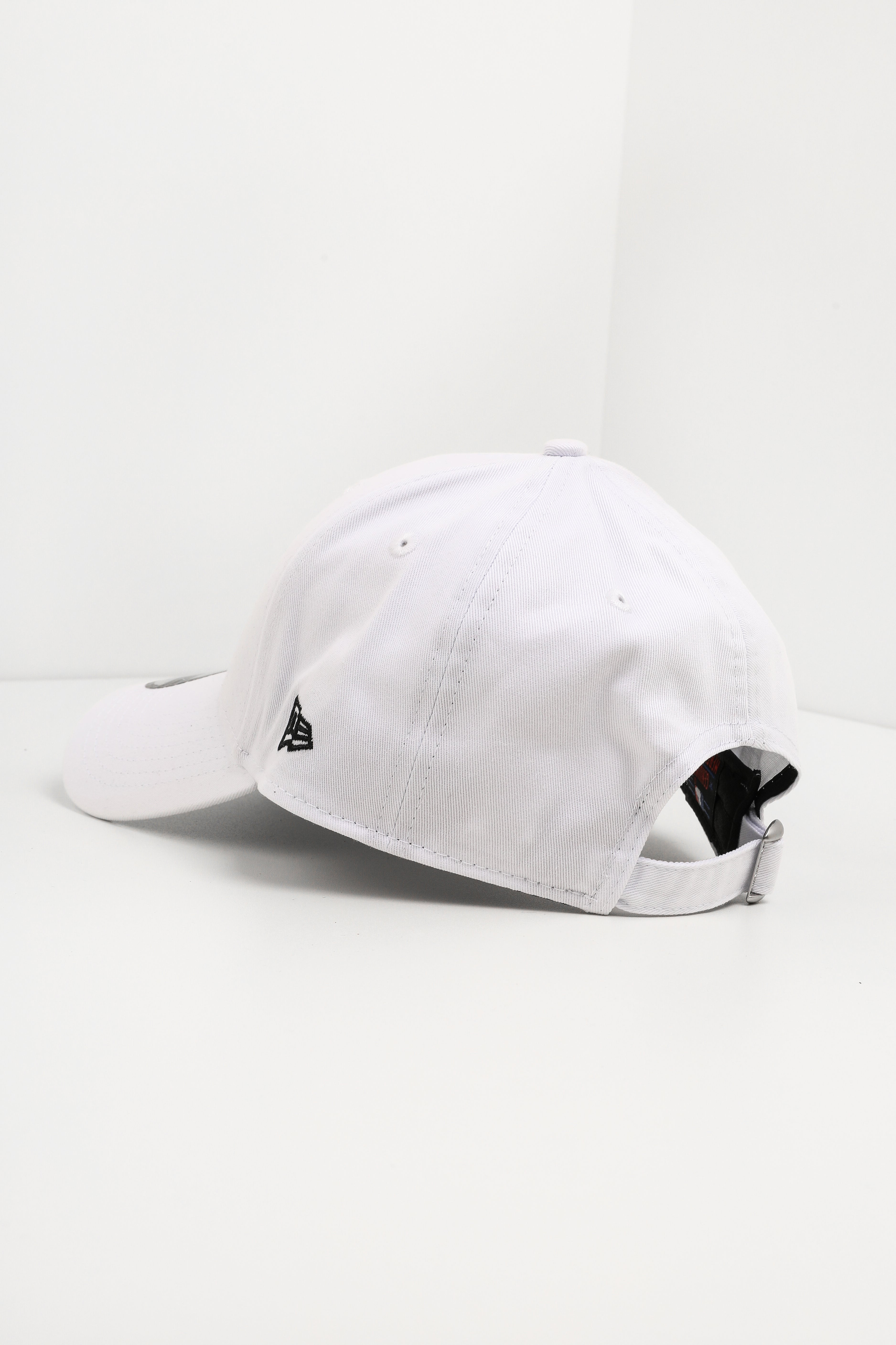 9Forty Cap / Strapback - Weiss + Schwarz