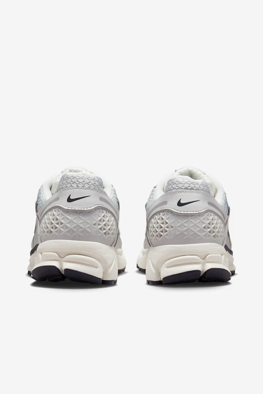 Zoom Vomero 5 Sneaker - Photon Dust