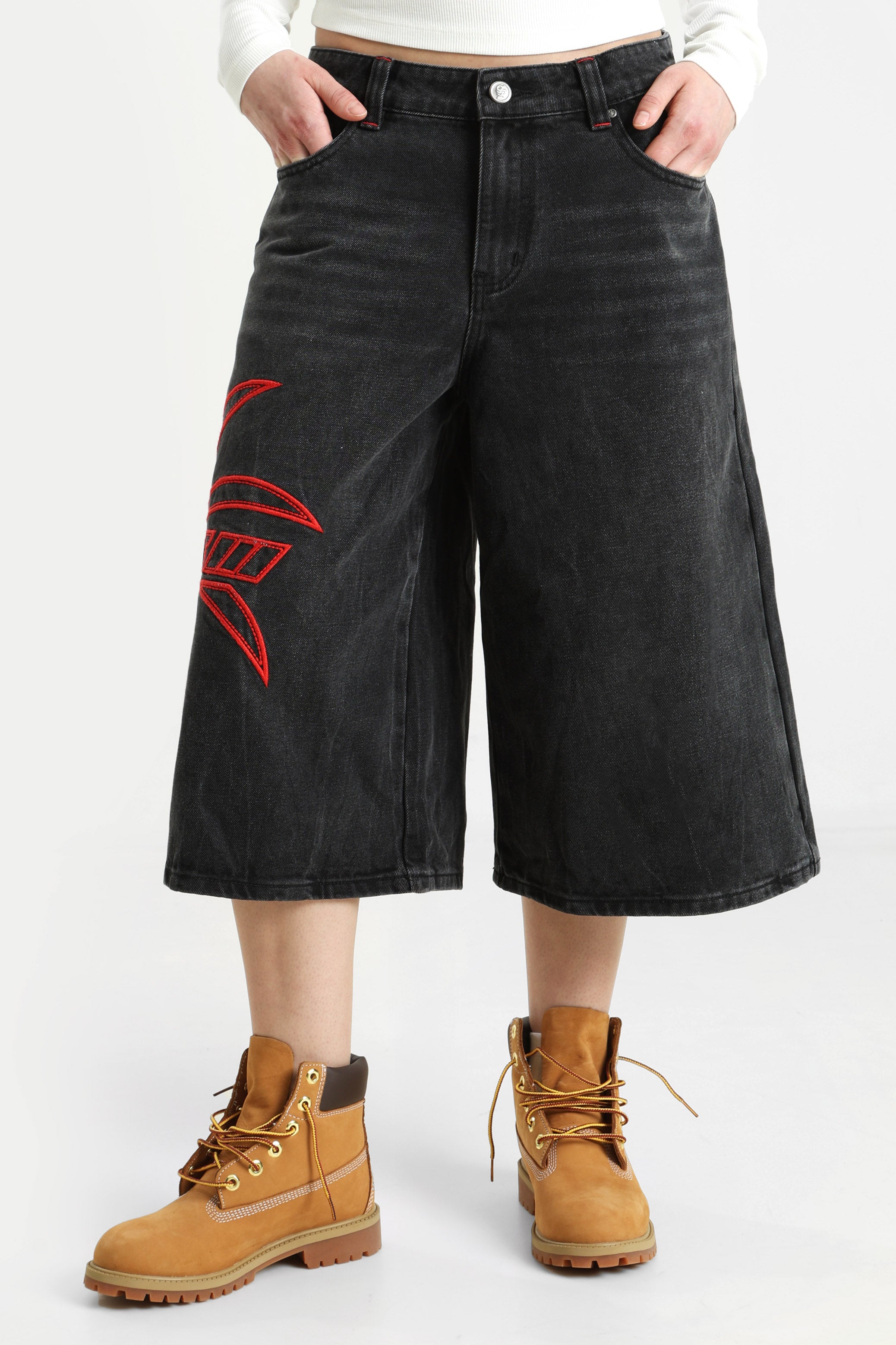 Jeansshorts - Schwarz + Rot