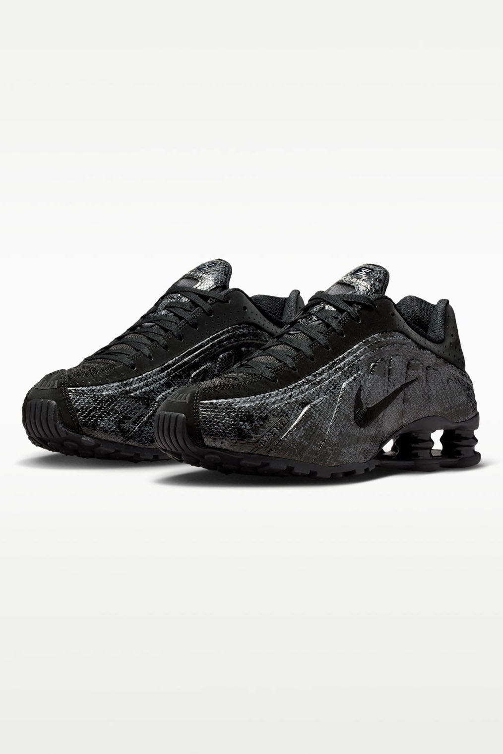Shox R4 Sneaker - Black + Metallic Silver