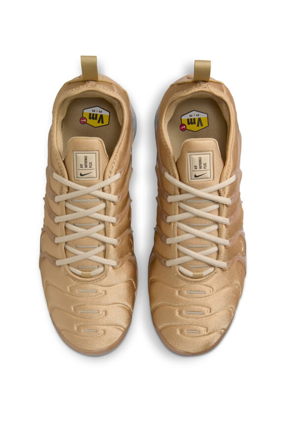 Air Vapormax Plus Sneaker - Parachute Beige + Desert Khaki