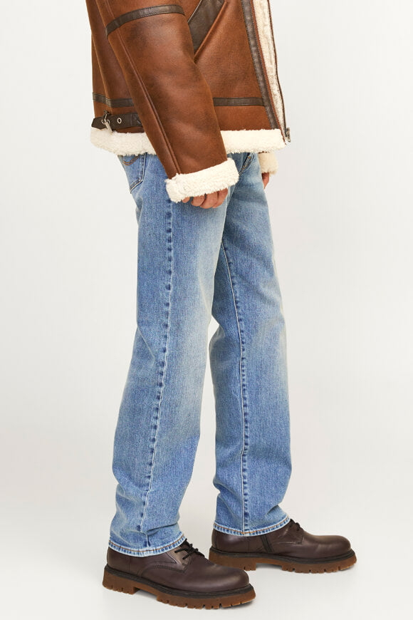 Chris Relaxed Fit Jeans L32 - Light Blue Washed