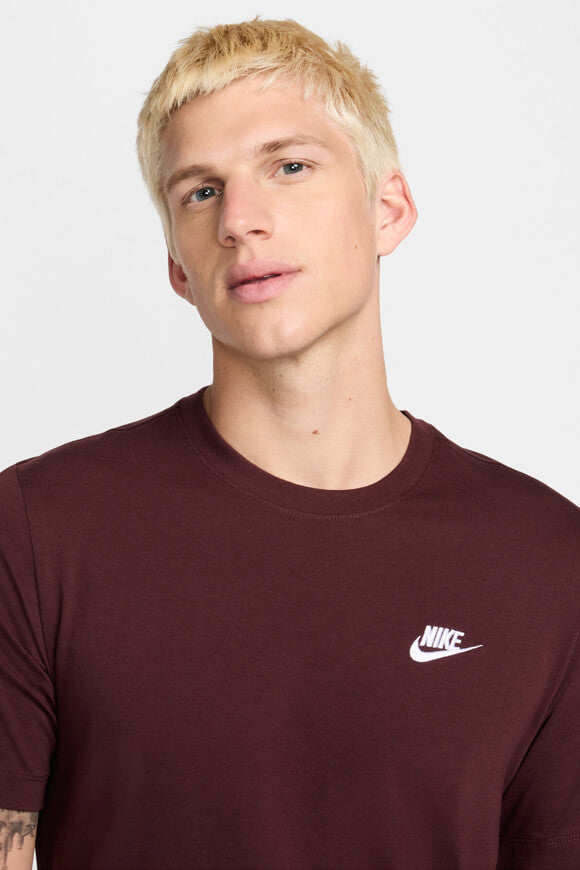 Sportswear Club T-Shirt - Burgundy Crush