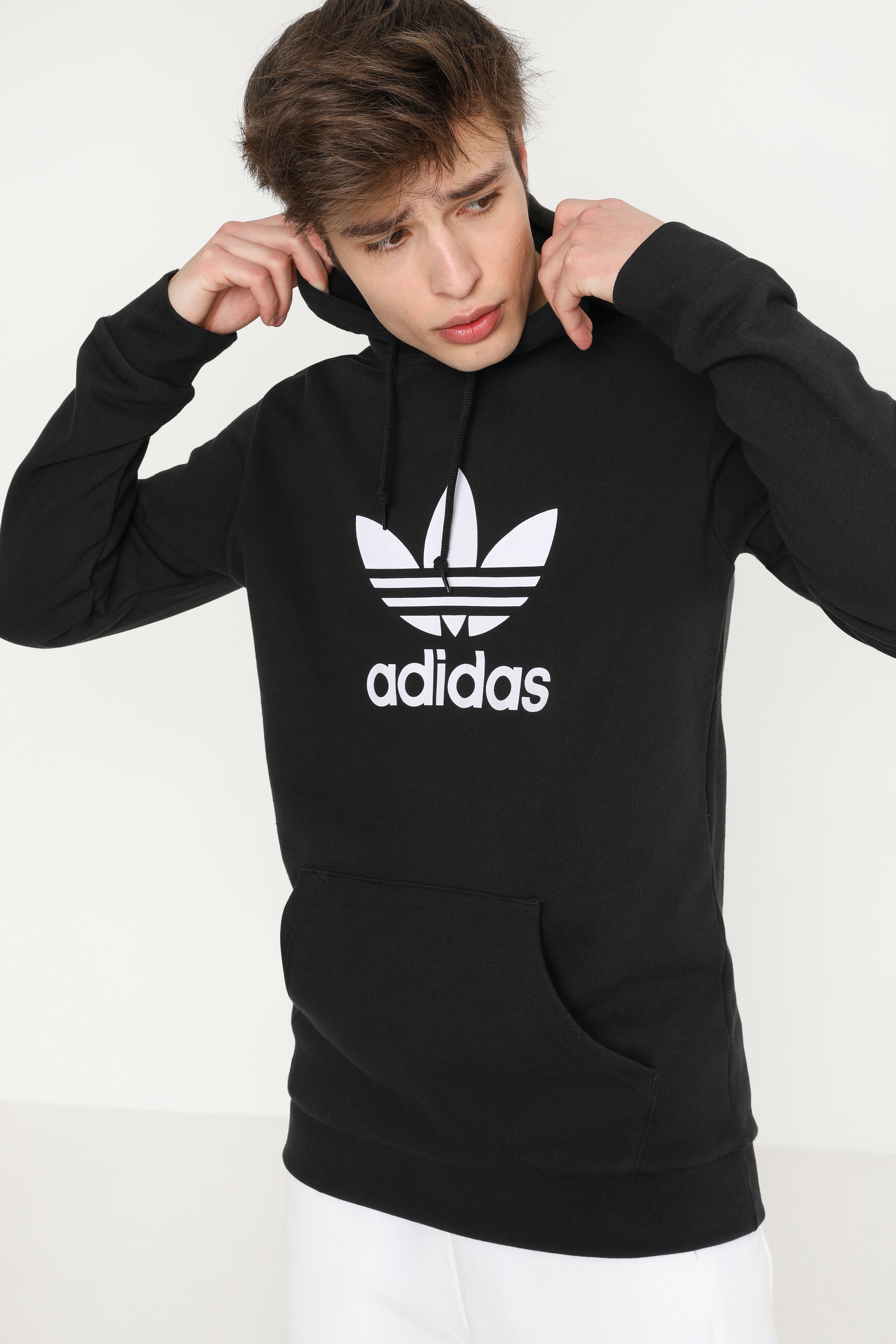 Kapuzensweatshirt - Schwarz