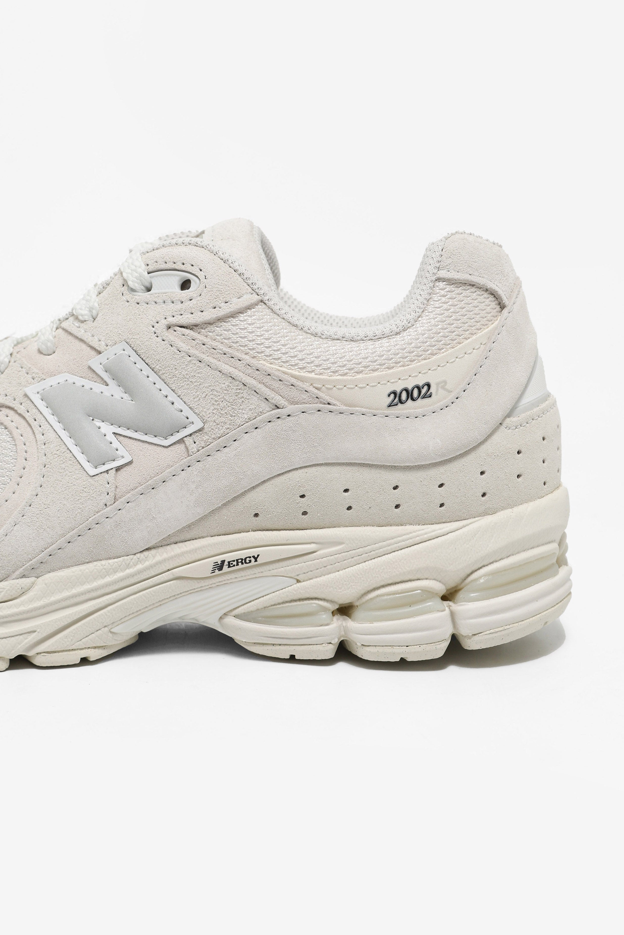 U 2002R Elevated Essentials Sneaker - Sea Salt + Silver Metallic