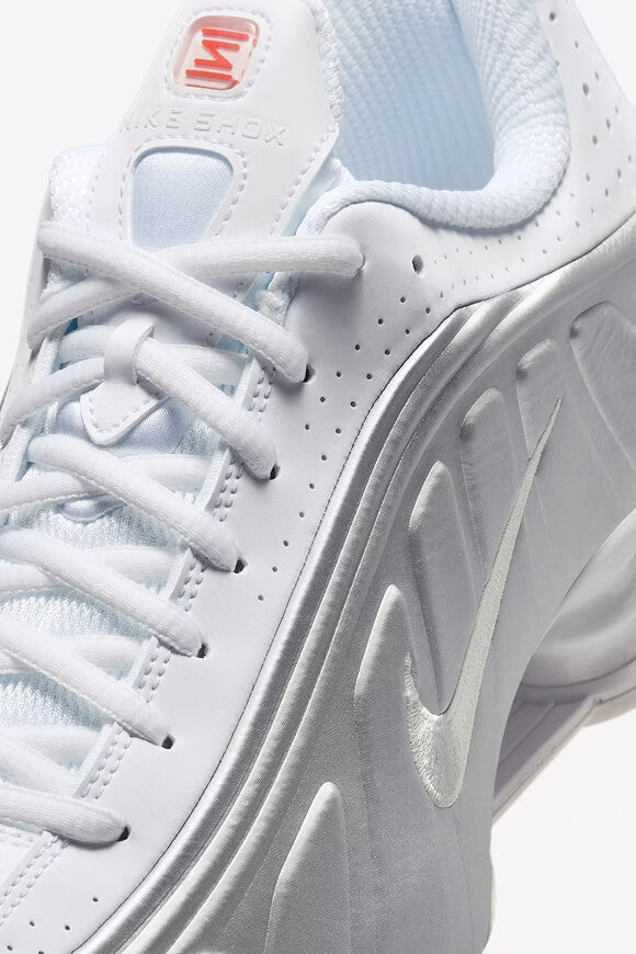 Shox R4 Sneaker - White + Metallic Silver