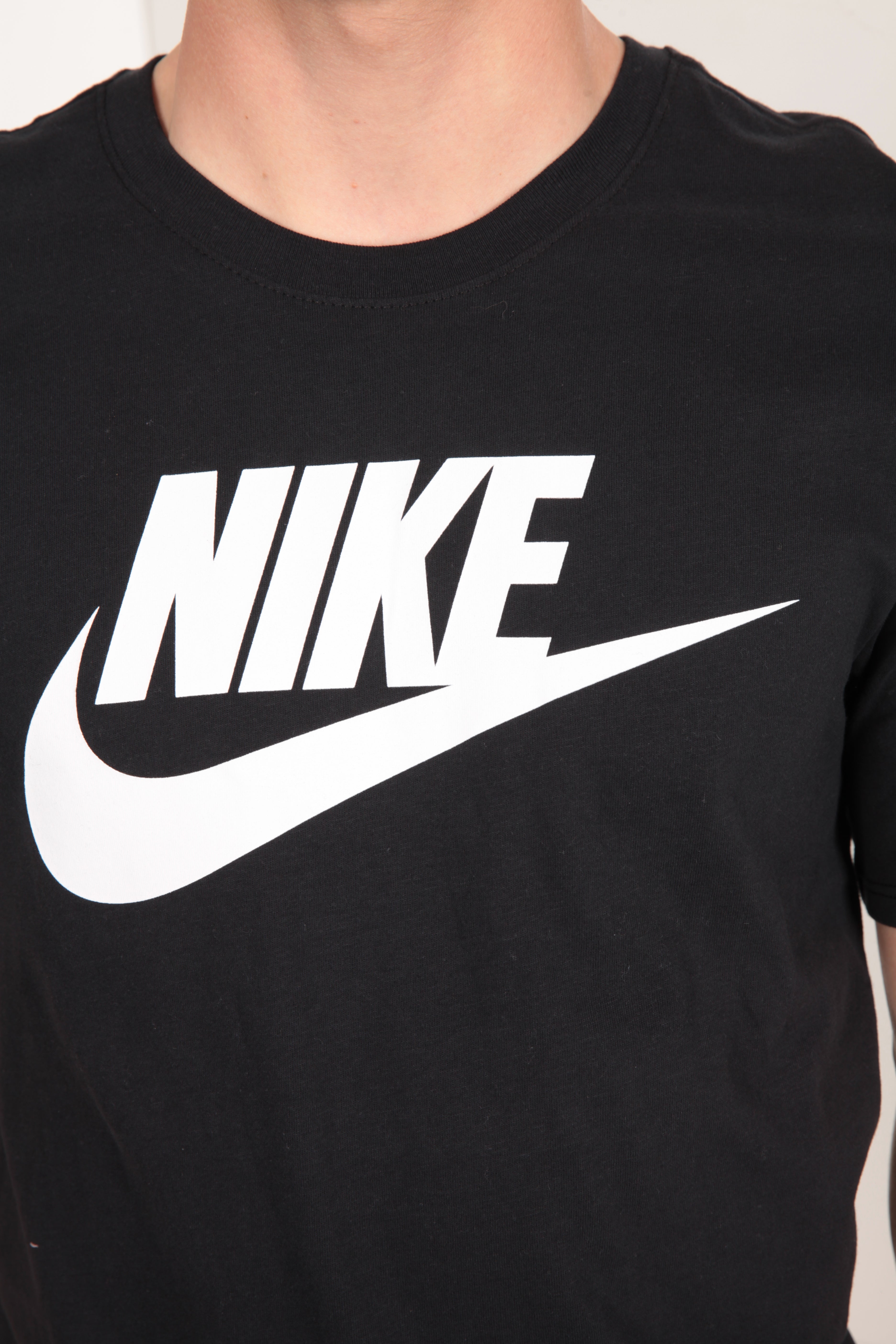 T-Shirt - Black + White