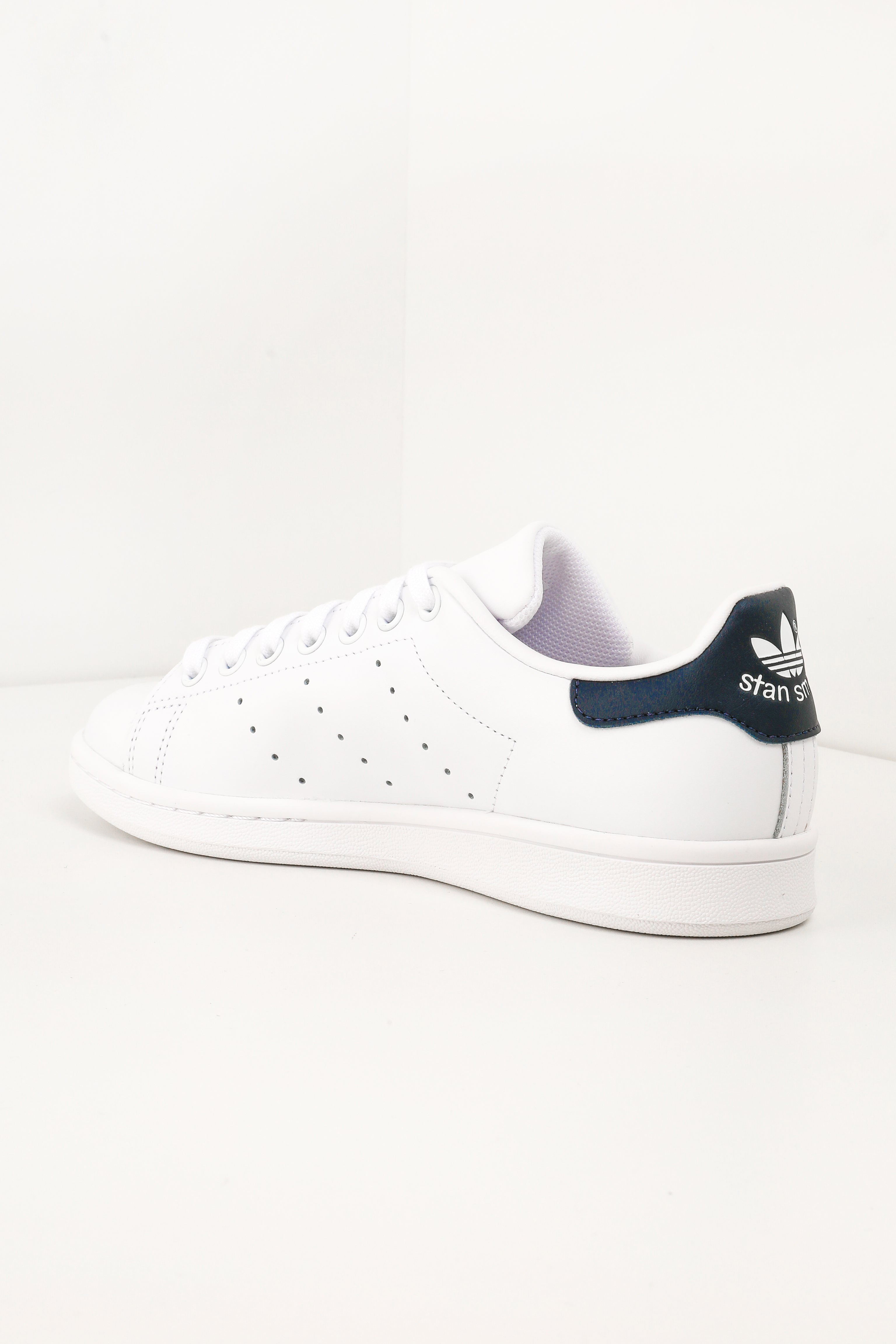 Stan Smith Sneaker - Weiss + Navy