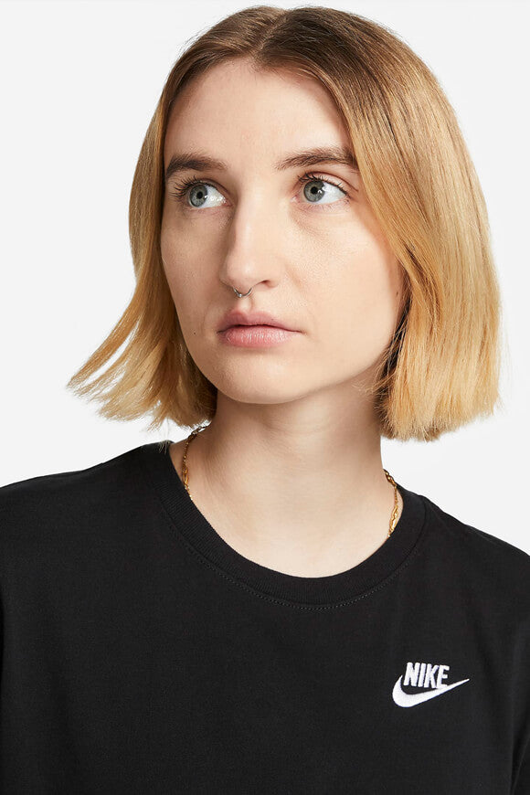 Sportswear Club Essentials T-Shirt - Black
