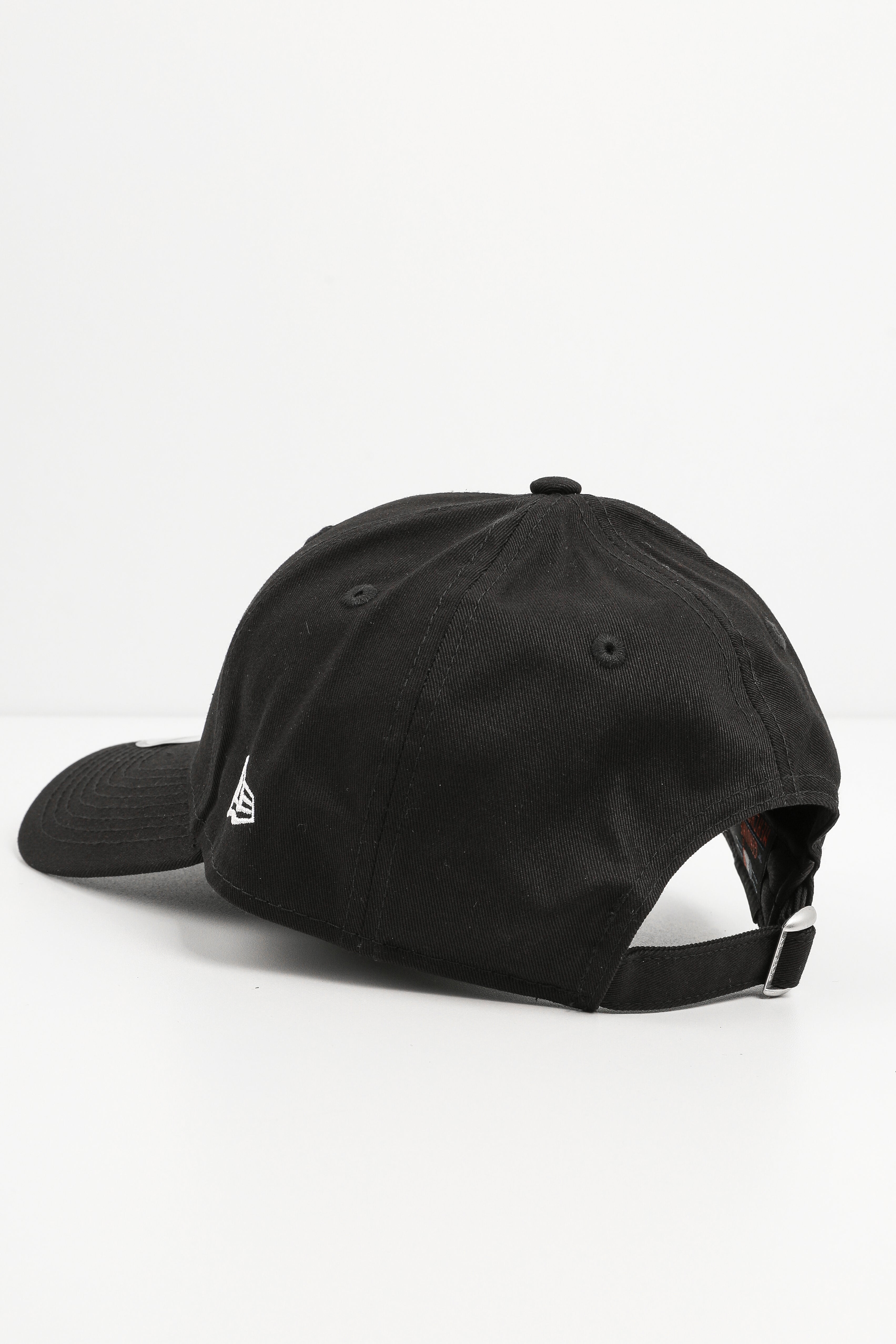 9Forty Cap / Strapback - Schwarz + Weiss