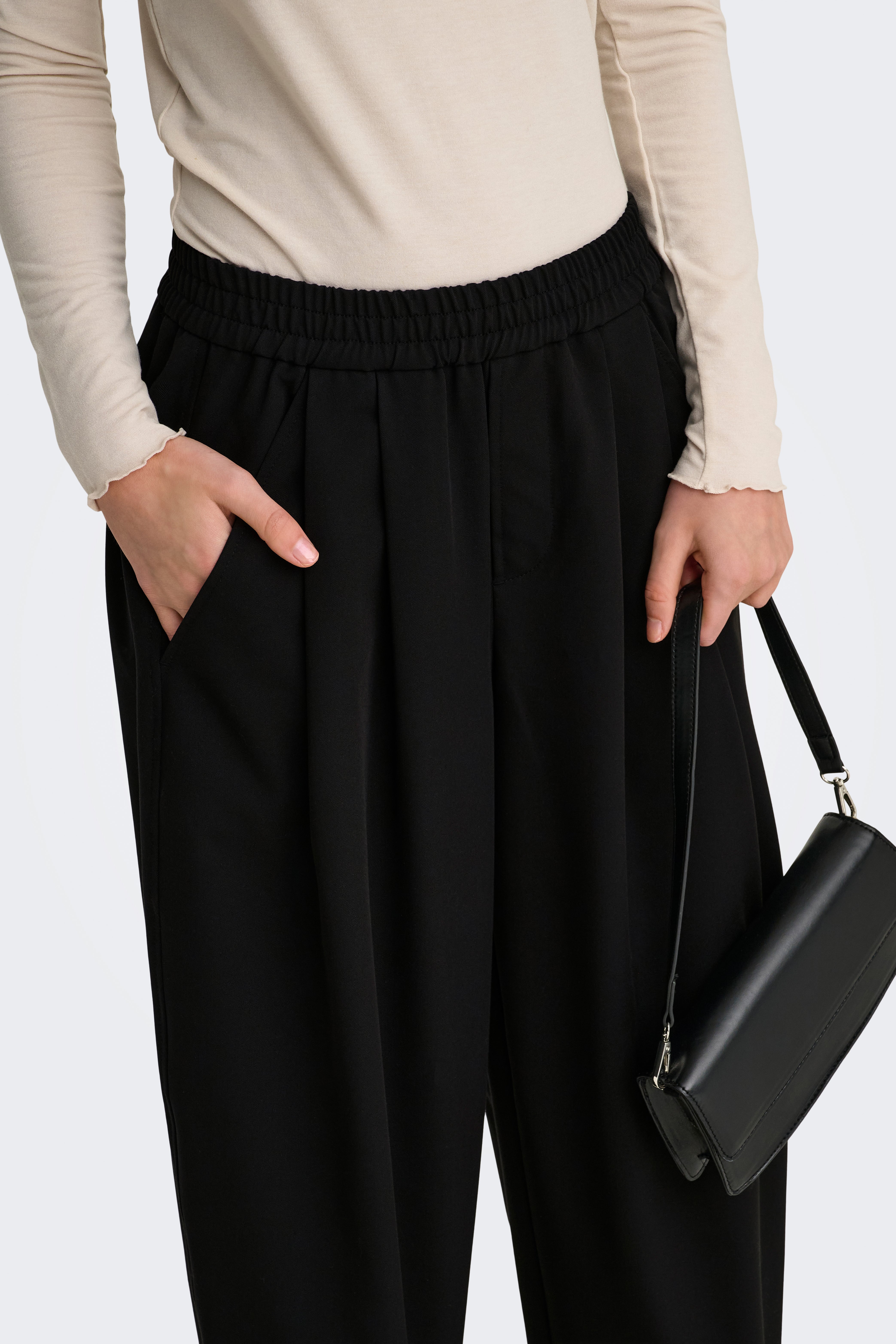 ONLMARIELA Barrel Fit Stoffhose L32 - Black