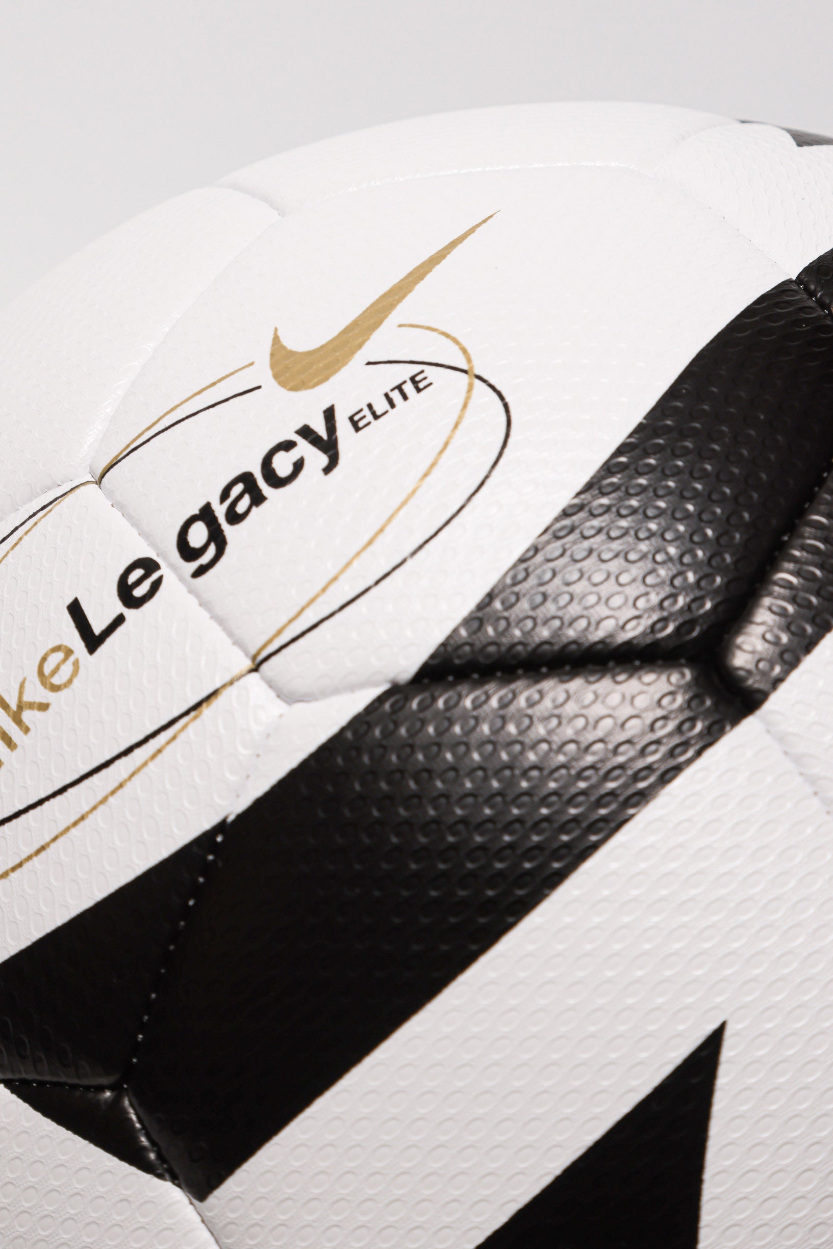 Legacy Elite Fussball - White + Black