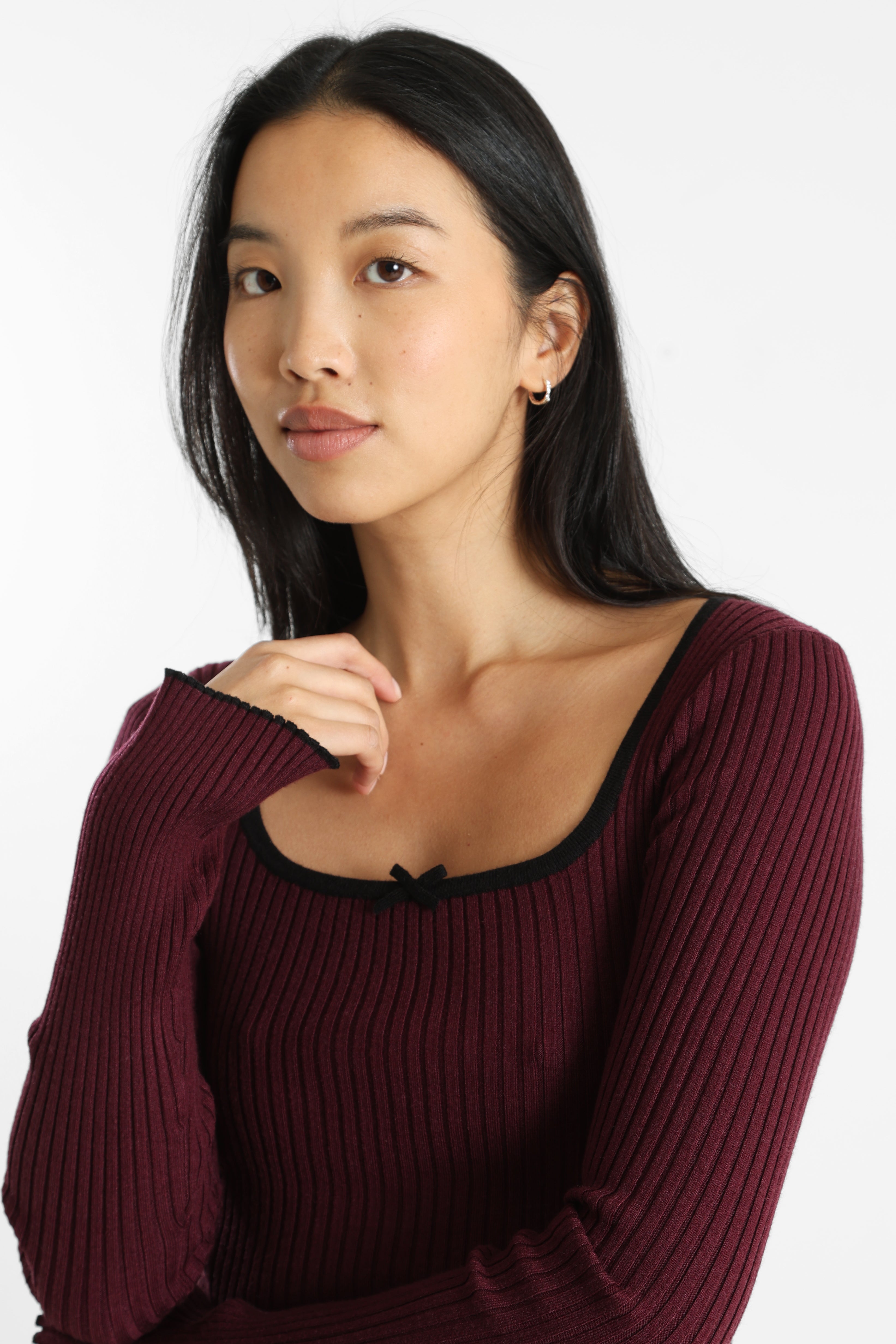 Gerippter Crop Feinstrickpullover - Bordeaux + Schwarz