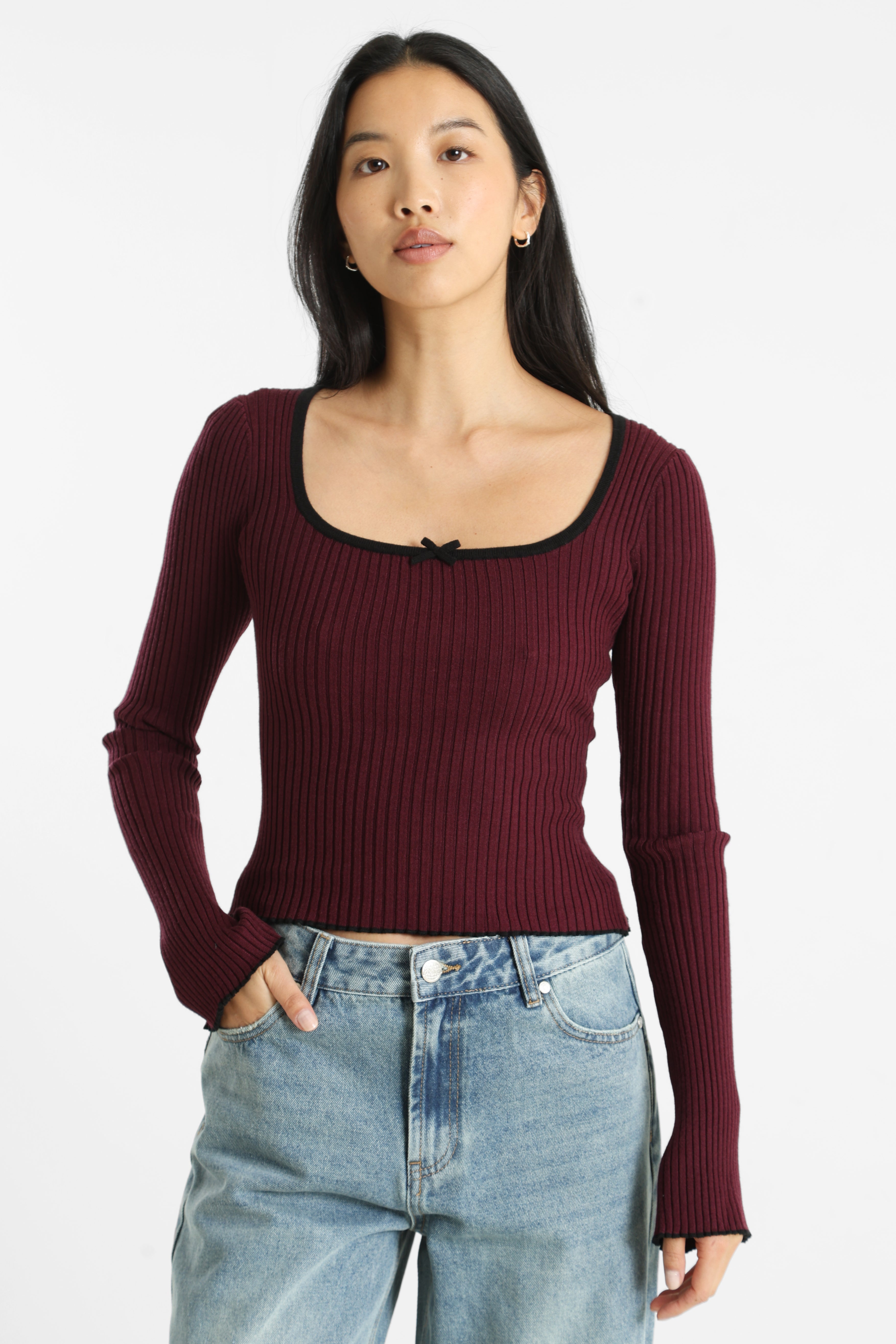 Gerippter Crop Feinstrickpullover - Bordeaux + Schwarz