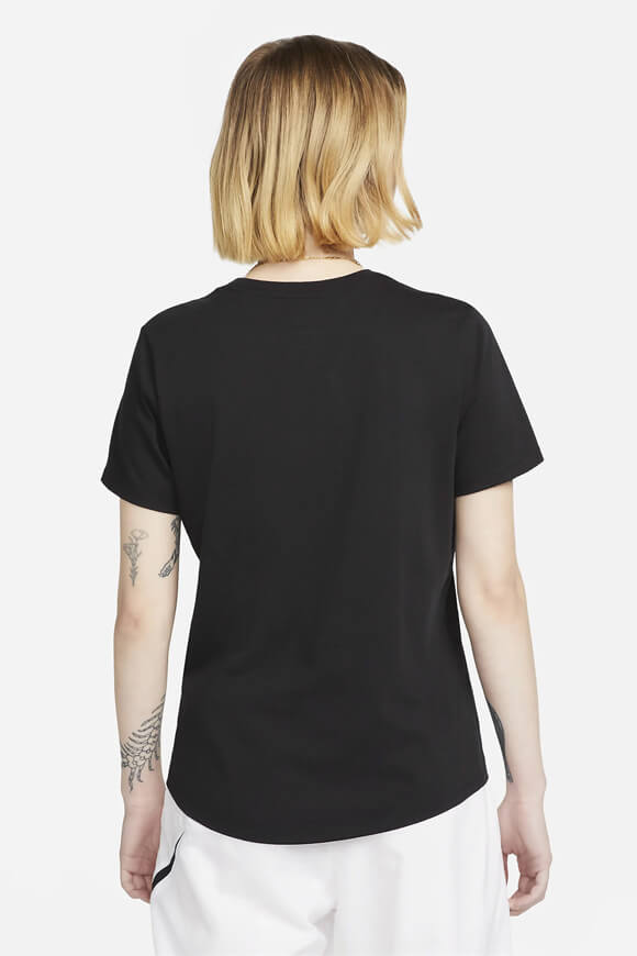 Sportswear Club Essentials T-Shirt - Black