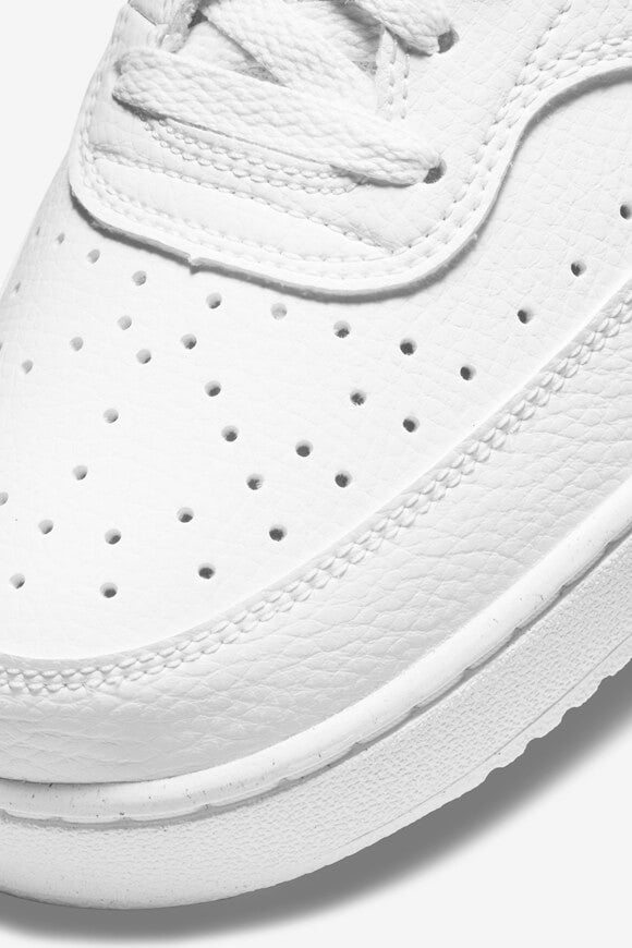 Court Vision Next Nature Sneaker - Weiss + Schwarz