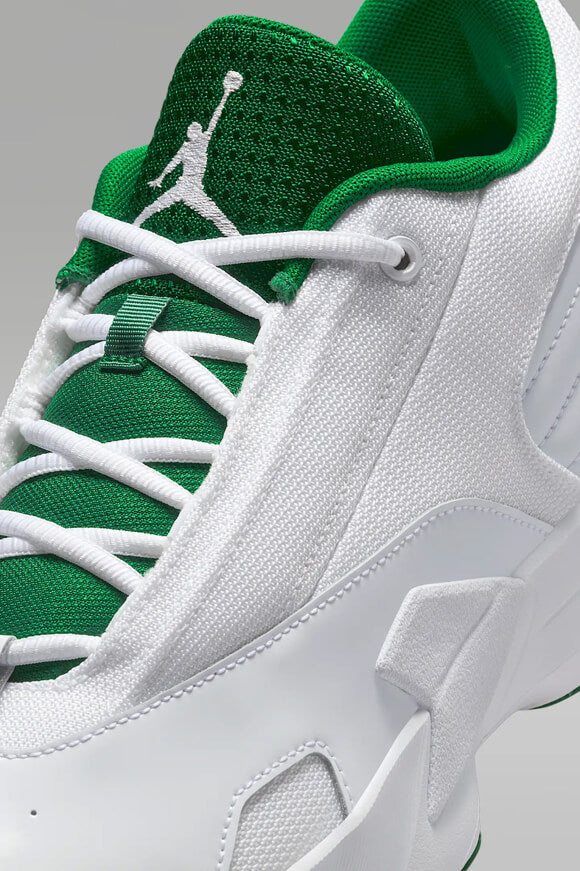 Jordan Max Aura 6 Sneaker - White + Pine Green