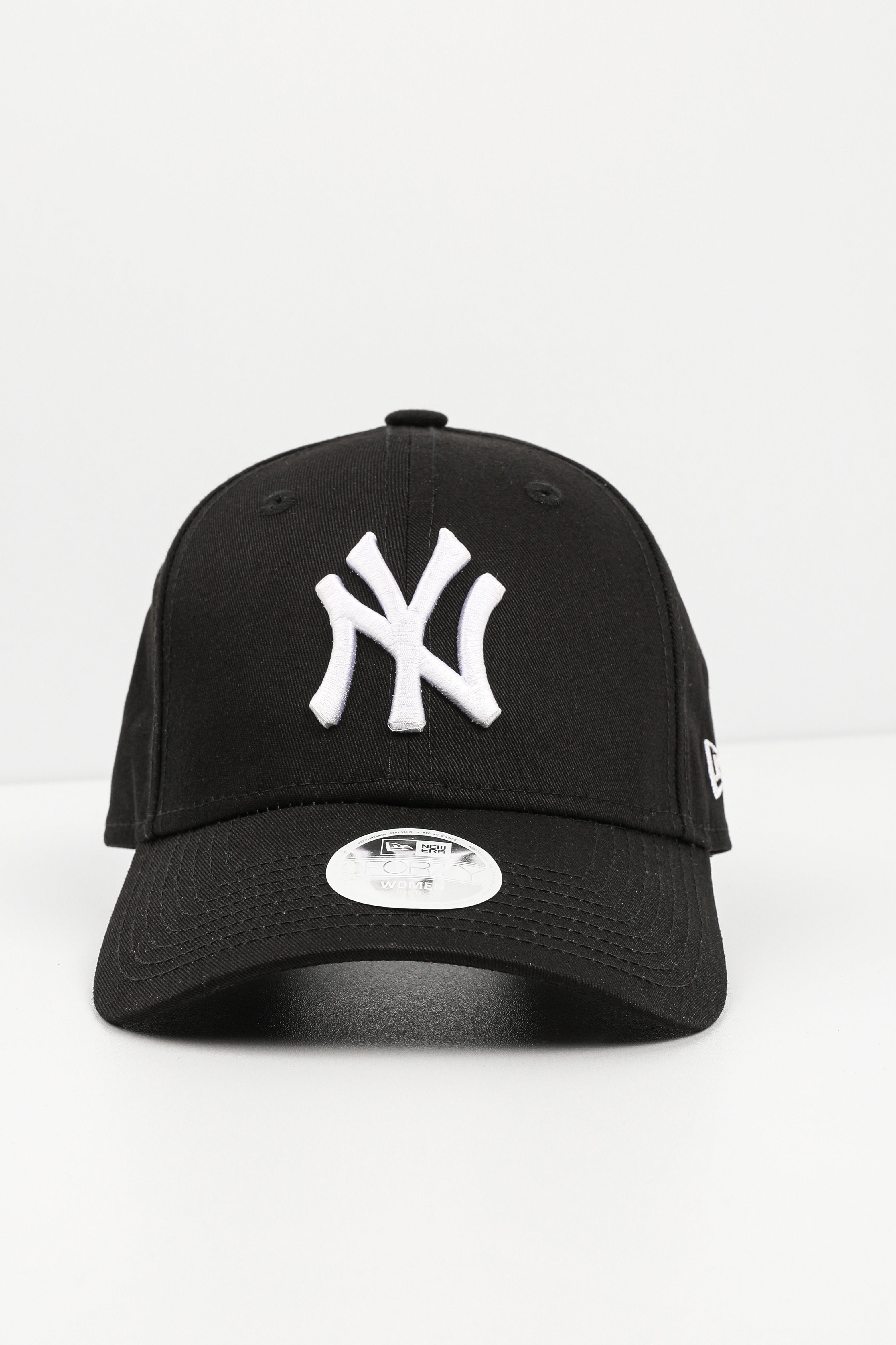 9Forty Cap / Strapback - Schwarz + Weiss