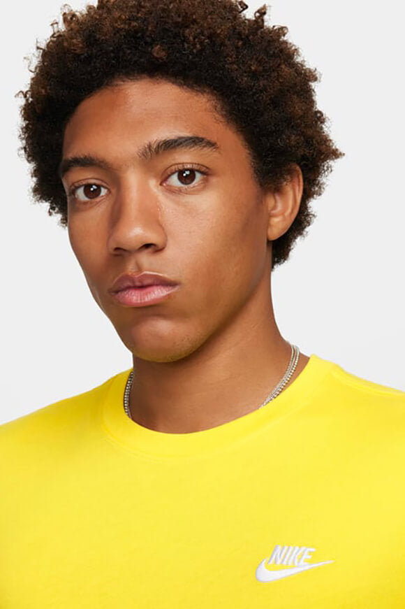 Sportswear Club T-Shirt - Yellow