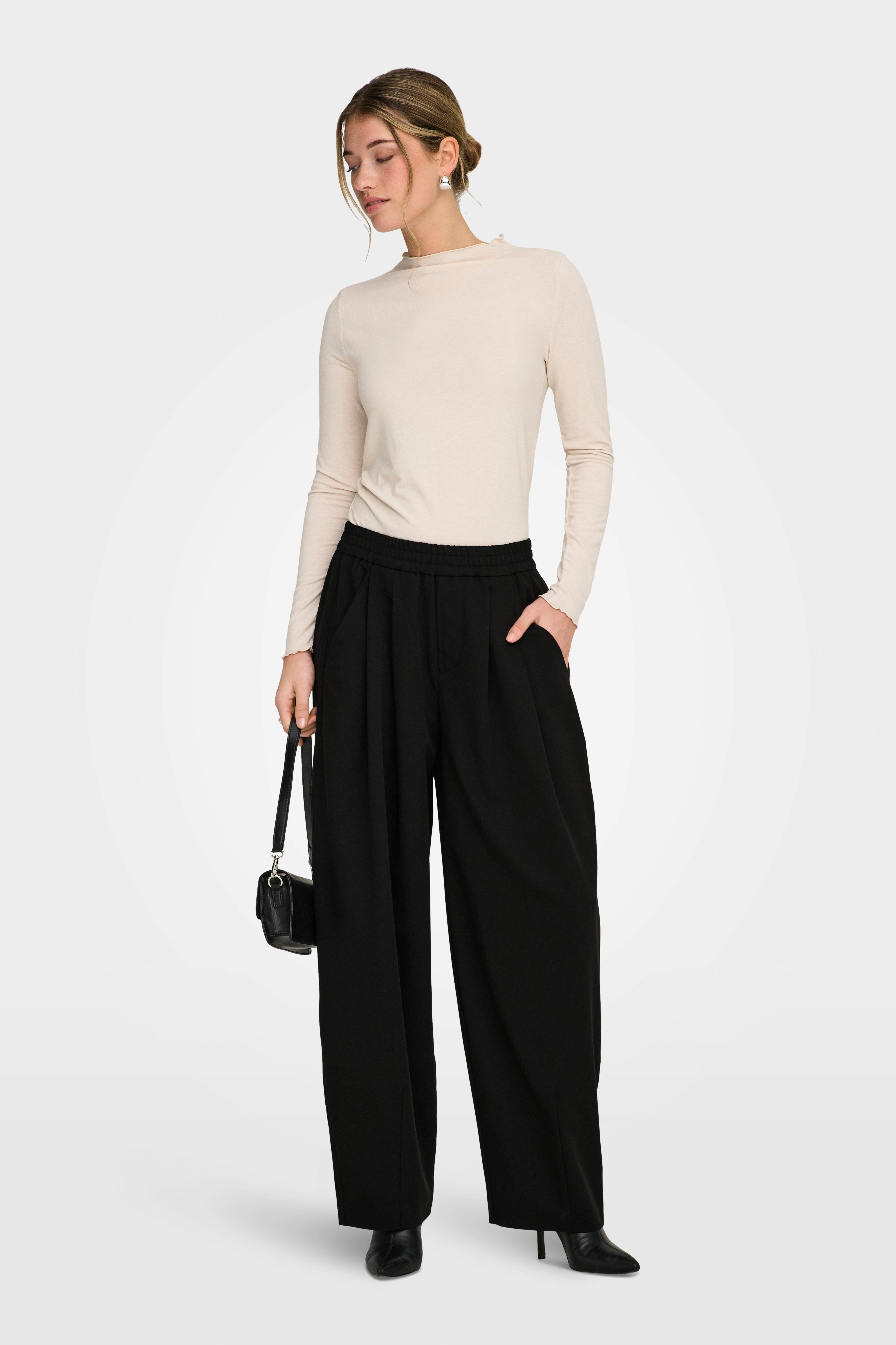 ONLMARIELA Barrel Fit Stoffhose L32 - Black