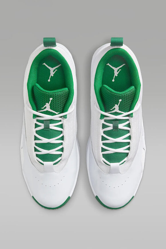 Jordan Max Aura 6 Sneaker - White + Pine Green