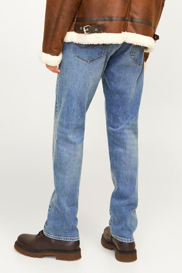 Chris Relaxed Fit Jeans L32 - Light Blue Washed