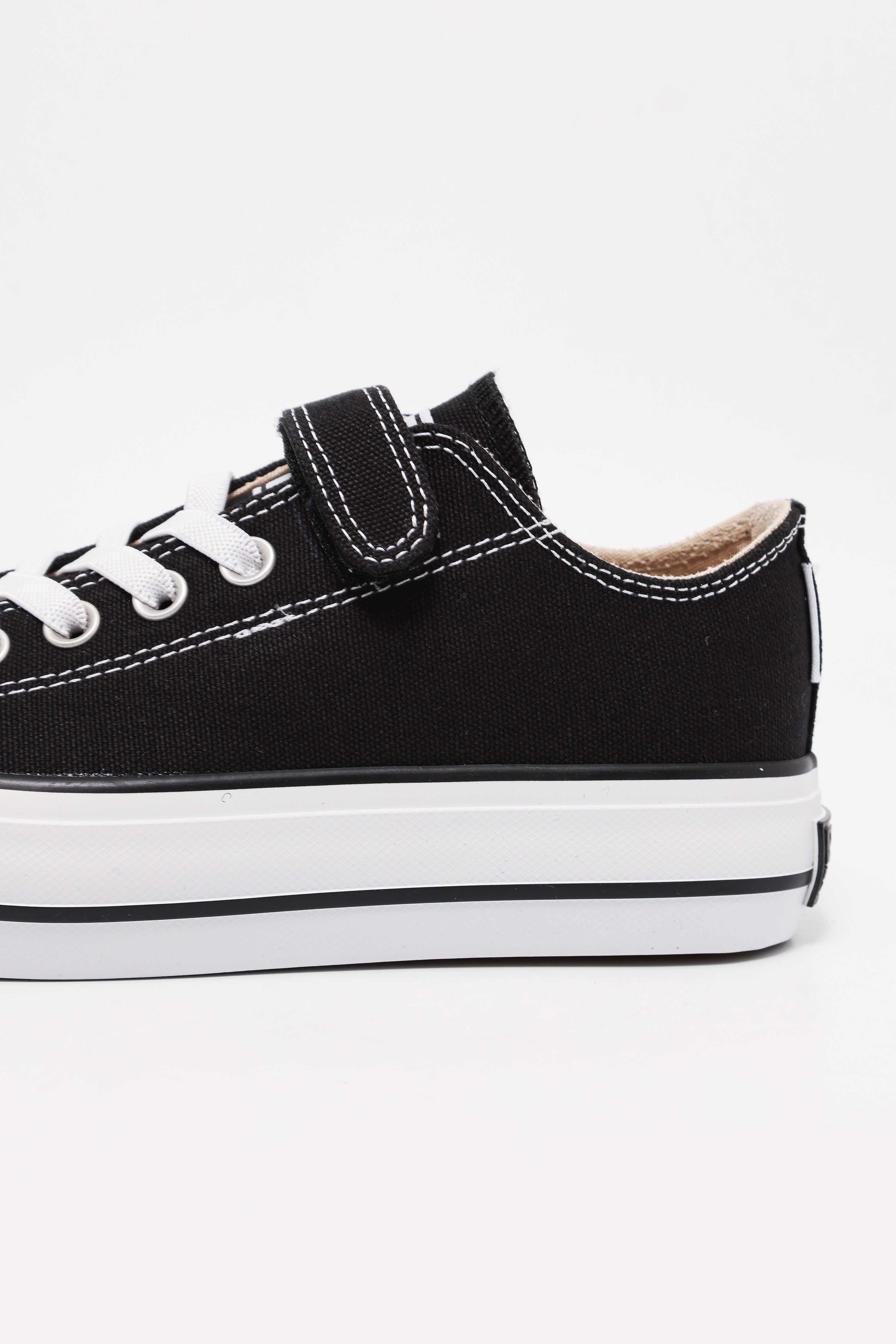 Kaya Sneaker - Black