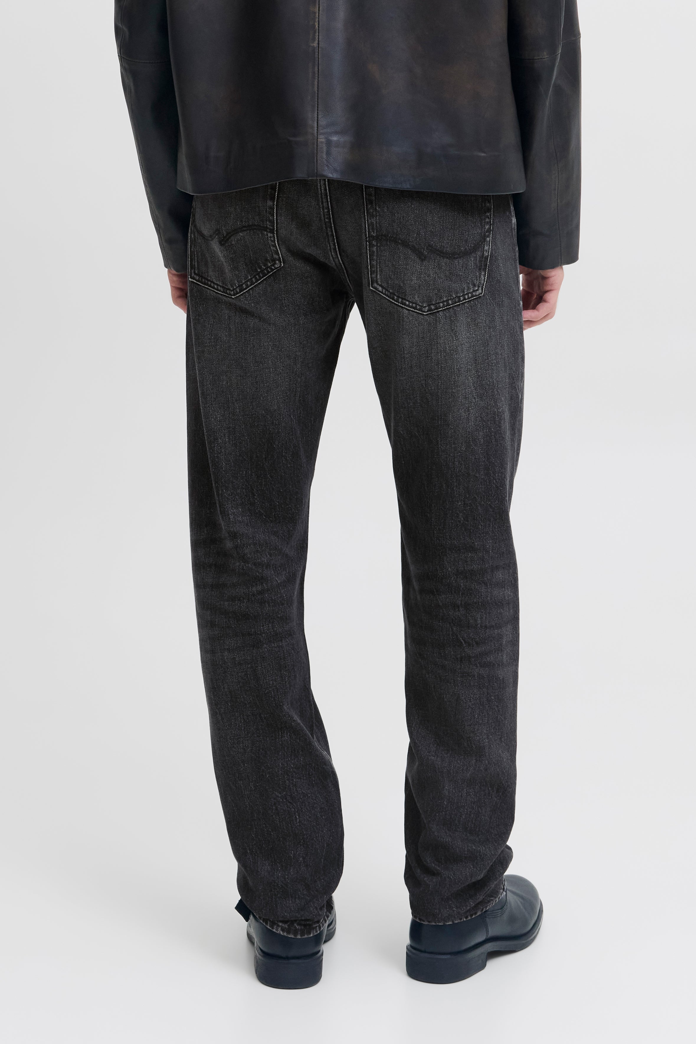 Chris Relaxed Fit Jeans L32 - Dark Grey Denim