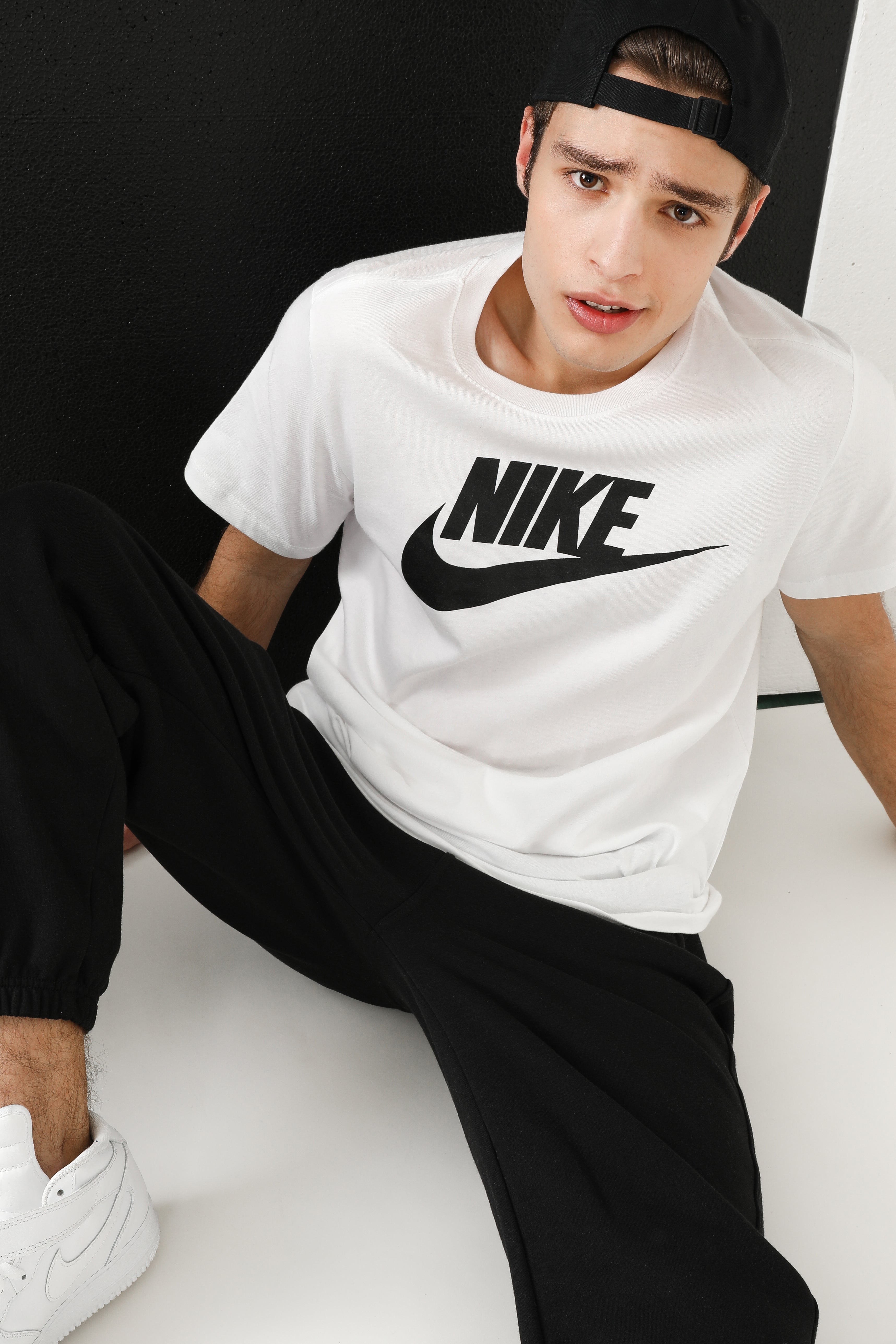 T-Shirt - White + Black