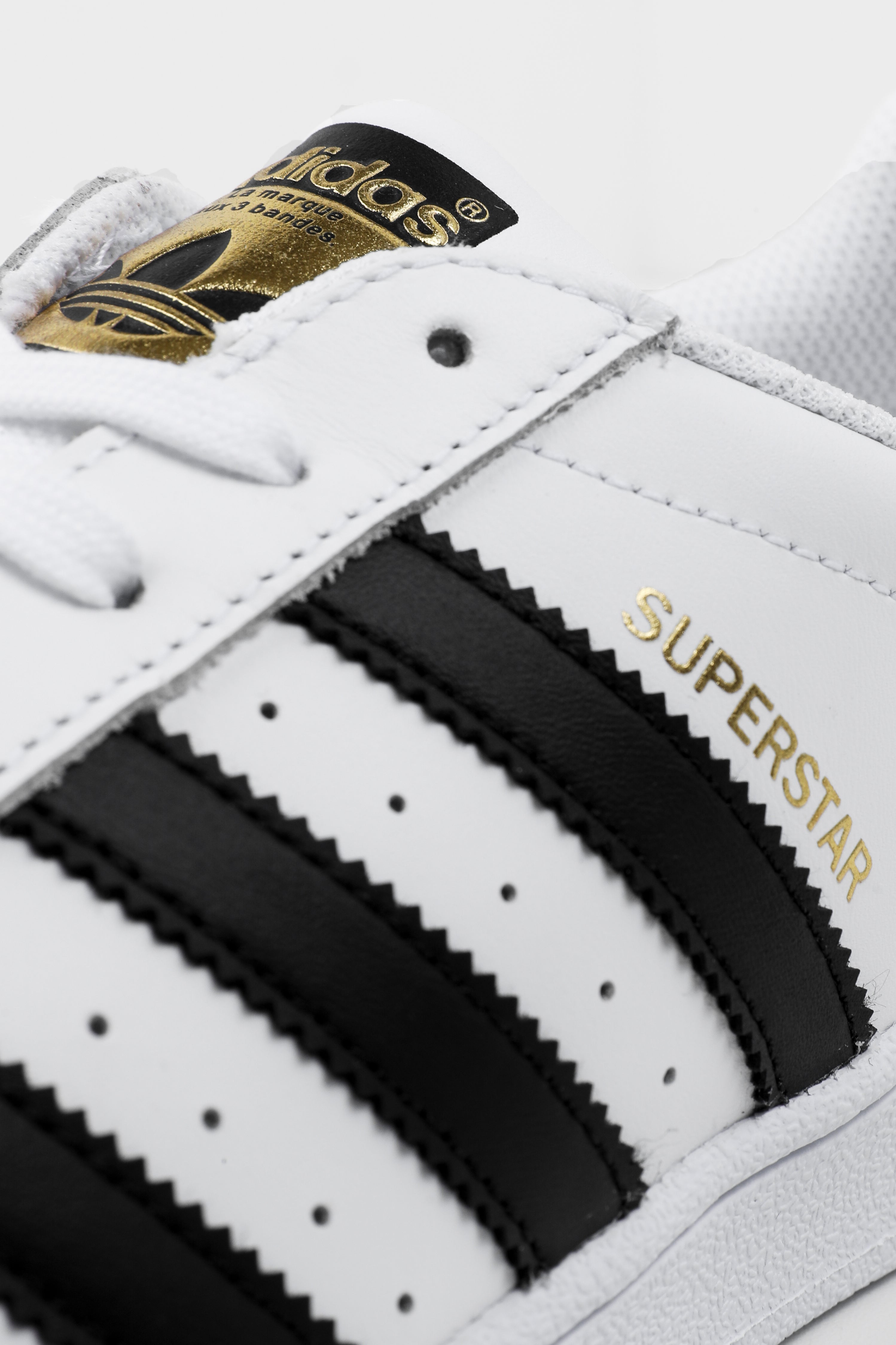 Superstar Sneaker - Weiss + Schwarz + Goldfarbe